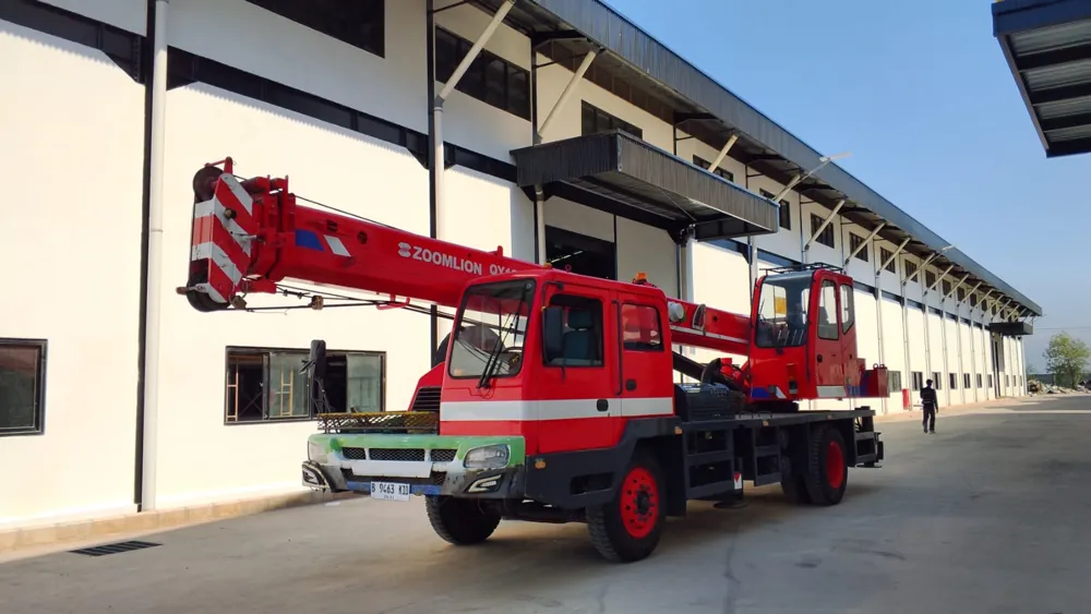 Mobile crane Zoomlion milik KCS